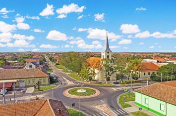 Spatiu comercial de vânzare în centrul satului Dudeștii Noi anunturi imobiliare Timis