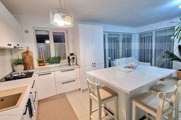 Apartament 3 camere de vanzare FLORESTI - Cluj anunturi imobiliare Cluj