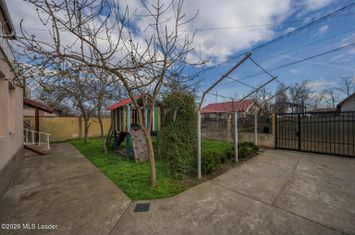 MOGOSOAIA - CENTRAL, CASA 200 MP UTILI, LOT 500 MP, LA CHEIE! anunturi imobiliare Bucuresti