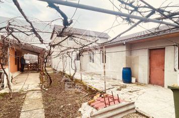 Casa “la gri” cu gradina, zona Calea Aurel Vlaicu - Bujac anunturi imobiliare Arad