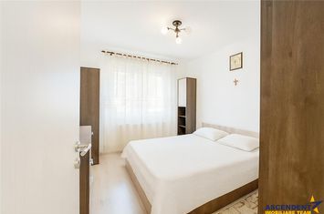 Apartament 2 camere de vanzare TRACTORUL - Brasov anunturi imobiliare Brasov