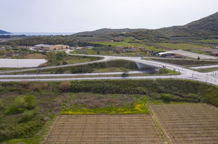 Teren agricol 1371 mp în Nea Peramos anunturi imobiliare Grecia