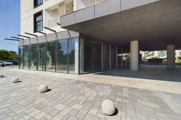 Spațiu comercial central în zona Circumvalațiunii City of Mara anunturi imobiliare Timis