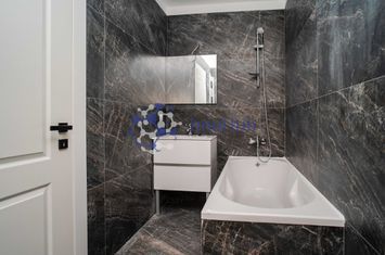 Apartament finalizat 2 camere, Bd.Poitiers, Etaj 7/10 anunturi imobiliare Iasi