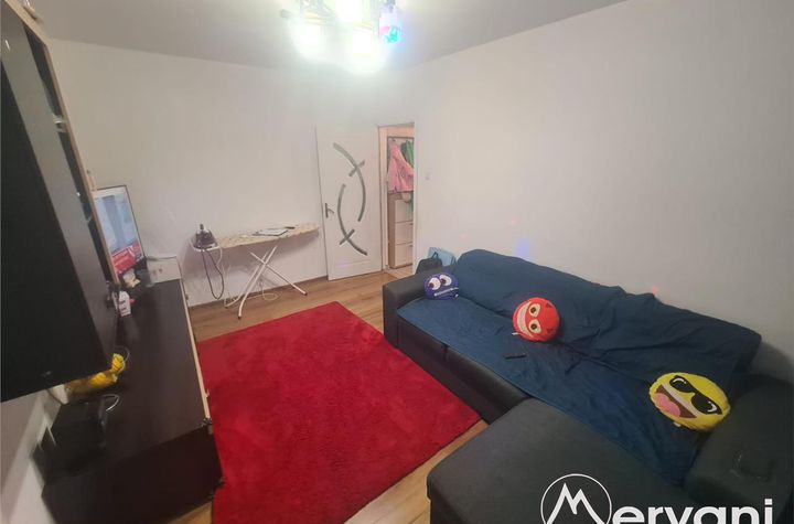 Apartament 3 camere de vanzare CENTRU - Prahova anunturi imobiliare Prahova