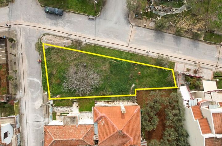 Teren de colț 305 mp, zona stadion, Drama anunturi imobiliare Grecia