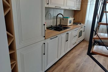 Apartament 6 camere de vanzare TRACTORUL - Brasov anunturi imobiliare Brasov