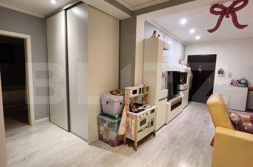 Apartament 4 camere de vanzare FLORESTI - Cluj anunturi imobiliare Cluj