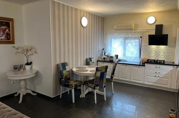Apartament 4 camere de vanzare UNIRII - Bucuresti anunturi imobiliare Bucuresti