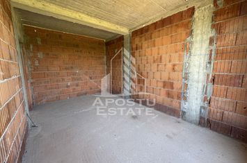 Duplex cu 3 camere, bucatarie separata, toate utilitatile, la asfalt. anunturi imobiliare Timis