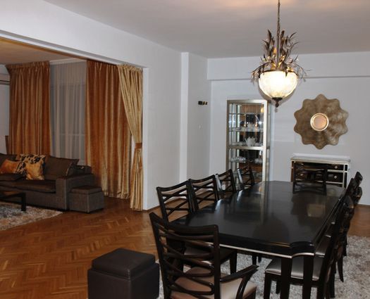 Apartament 5 camere Dacia, 198 mp