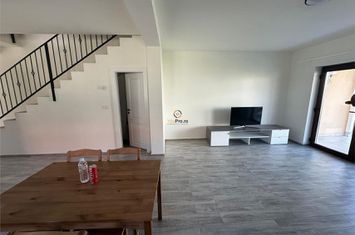 Casă - 3 camere de inchiriat CENTRAL - Timis anunturi imobiliare Timis