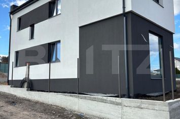Vilă - 4 camere de vanzare SUCEAVA - Suceava anunturi imobiliare Suceava