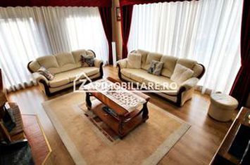 Casa 4 camere,3 băi,260 mp,720 mp teren,piscină incălzită anunturi imobiliare Mures