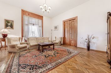 Bijuterie arhitecturală cu istorie. Confort modern, Ultracentral. anunturi imobiliare Arad