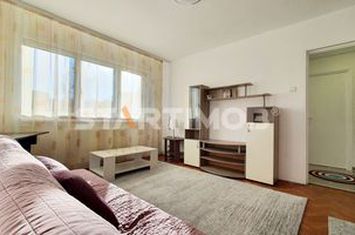 Rezervat : Garsoniera mobilata cu parcare Astra anunturi imobiliare Brasov
