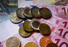 Raiffeisen vrea sa dea credite de 50 mil. euro pentru "Prima Casa"