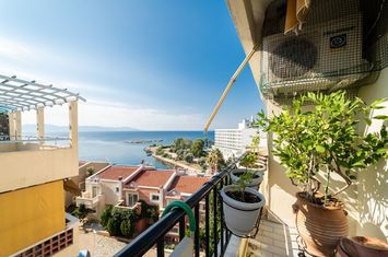 Apartament 3 camere, 120 mp, Kalamitsa, la 100 metri de mare anunturi imobiliare Grecia