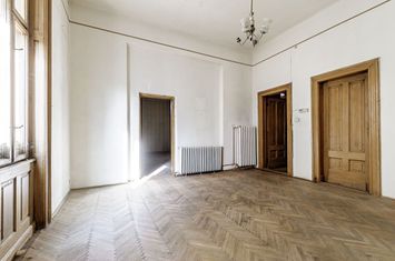 Oportunitate! Apartament cu 4 Camere în Palatul Bohuș, Arad anunturi imobiliare Arad