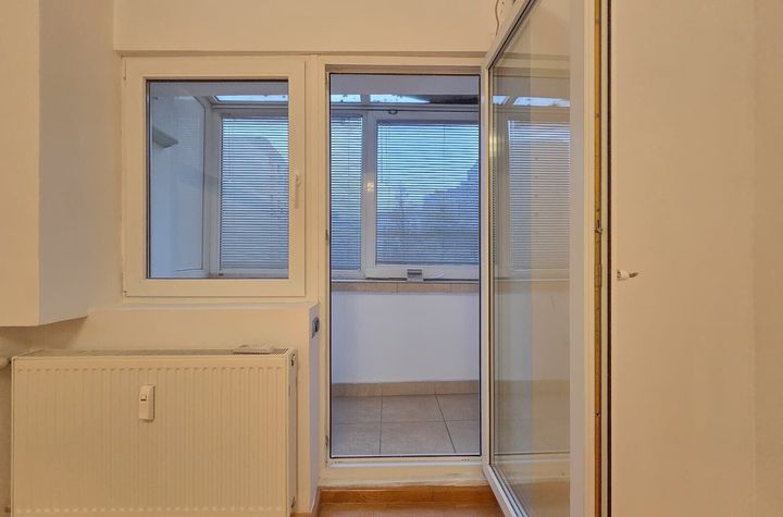 Apart 3 camere birouri stradal Bulevardul Unirii colt Nerva Traian anunturi imobiliare Bucuresti