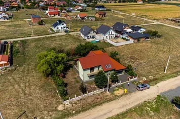 Casă nouă, spațioasă, în cartierul rezidențial din Curtici anunturi imobiliare Arad