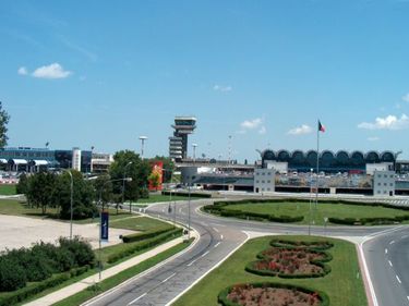 La avion cu trenul spre Otopeni