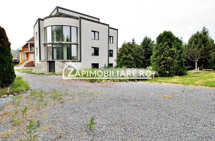 Casa 6 camere,400 mp,2.300 mp teren,zona Penny,0% comision anunturi imobiliare Mures