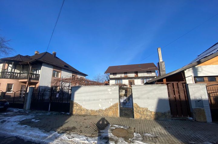 Vilă - 11 camere de vanzare RADAUTI - Suceava anunturi imobiliare Suceava
