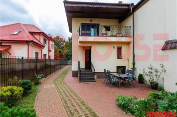 Vilă - 7 camere de vanzare ULTRACENTRAL - Bacau anunturi imobiliare Bacau