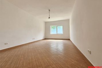 Apartament 3 camere de vanzare CENTRAL - Bacau anunturi imobiliare Bacau
