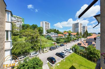 Apartament 3 camere de vanzare CENTRAL - Covasna anunturi imobiliare Covasna