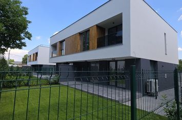 Giulesti  duplex P+1 4 camere de vanzare anunturi imobiliare Bucuresti