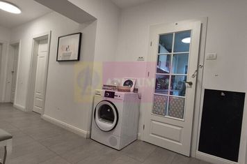 Vanzare apartament 3 camere in zona Unirii-Dambovita anunturi imobiliare Bucuresti