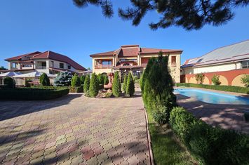 VILA INDIVIDUALĂ CU PISCINA IN ZONA PIPERA! anunturi imobiliare Bucuresti