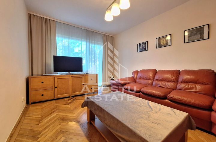 Apartament cu 3 camere, 80 mp utili, Ultracentral anunturi imobiliare Arad