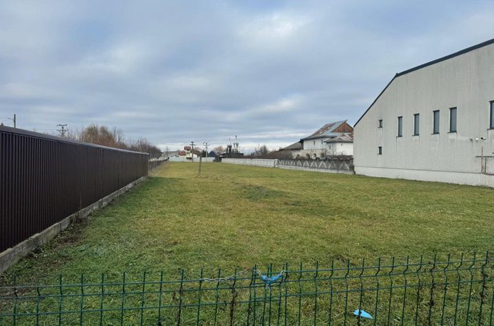 Casă - 4 camere de vanzare RADAUTI - Suceava anunturi imobiliare Suceava