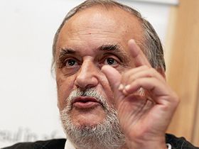 Patriciu vrea sa scoata actionarii minoritari din Fabian