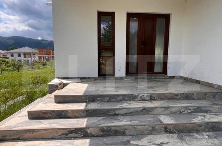 Vilă - 4 camere de vanzare CISNADIE - Sibiu anunturi imobiliare Sibiu