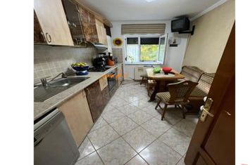 Apartament 3 camere de vanzare ULTRACENTRAL - Vrancea anunturi imobiliare Vrancea