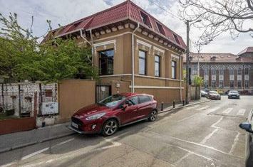 O casa cu trecut, in inima orasului - eleganta clasica, stil actual anunturi imobiliare Bucuresti