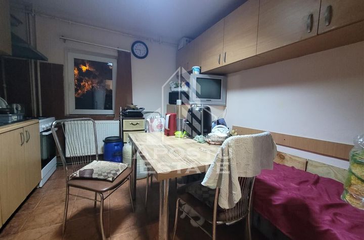 Apartament cu 3 camere, 2 bai, centrala proprie, zona Bucovina anunturi imobiliare Timis