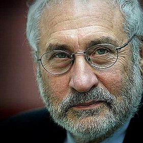 Stiglitz: Depravarea bancherilor a adus economia cu un picior in groapa