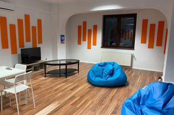 Inchiriere apartament spatios trei camere etaj doi plus mansarda Cotroceni Romniceanu anunturi imobiliare Bucuresti