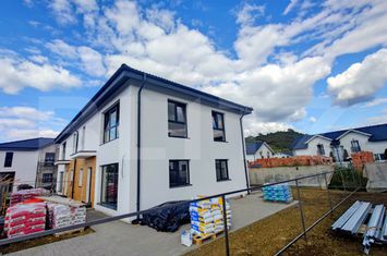 Vilă - 4 camere de vanzare LIVEZENI - Mures anunturi imobiliare Mures