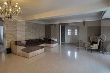 Casă - 5 camere de vanzare SANMIHAIU ROMAN - Timis anunturi imobiliare Timis