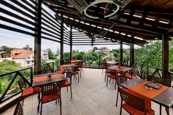 Vilă - 11 camere de vanzare DRUMUL POIENII - Brasov anunturi imobiliare Brasov