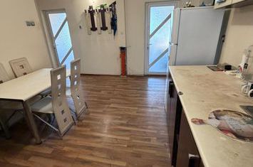 Apartament 3 camere de vanzare CALEA BUCURESTI - Dolj anunturi imobiliare Dolj