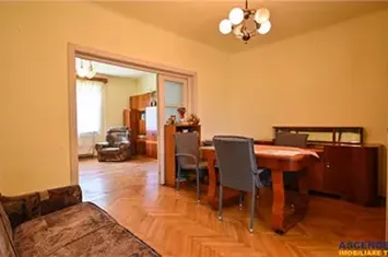 Casă - 4 camere de vanzare BARTOLOMEU - Brasov anunturi imobiliare Brasov