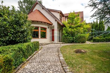 Casă / Vilă cu 6 camere de închiriat, tip estate, 0% comision anunturi imobiliare Cluj
