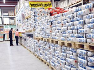 Criza din construcții, începută în toamnă, a adus profituri mai mici și pierderi pentru distribuitori